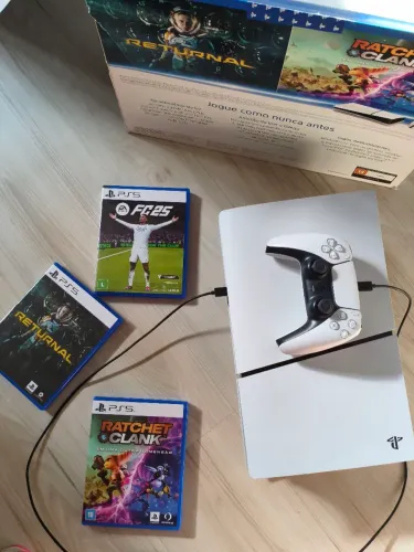 Playstation 5 Slim - 1TB  Leitor de Disco Embutido + 2 Controles e 3 Jogos (Ler descrição!