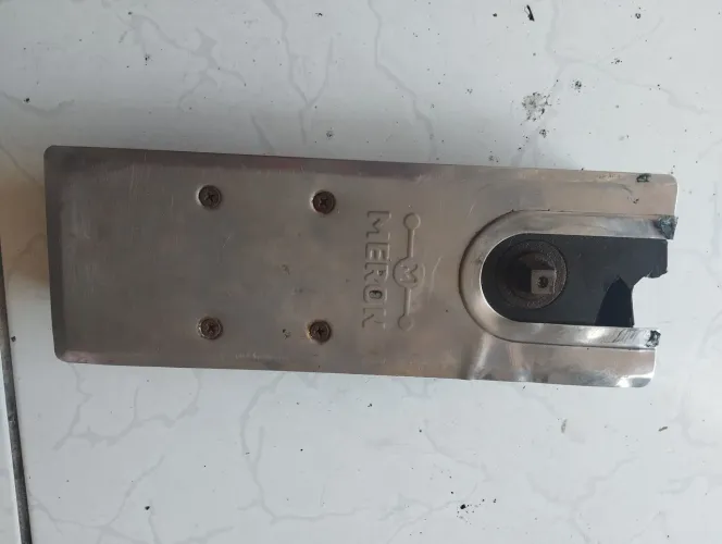 Mola de porta de vidro