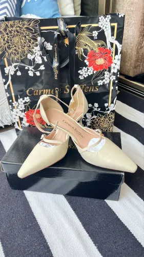 ? SAPATO CARMEN STEFFENS - TAMANHO 39