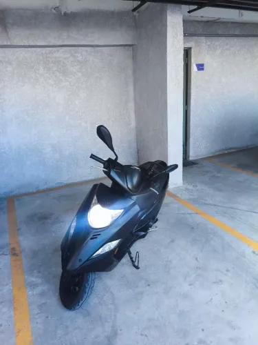 Burgman 125 i ano 2011/2012
