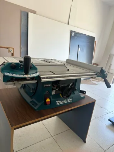 Serra circular makitta MLT 100 completa
