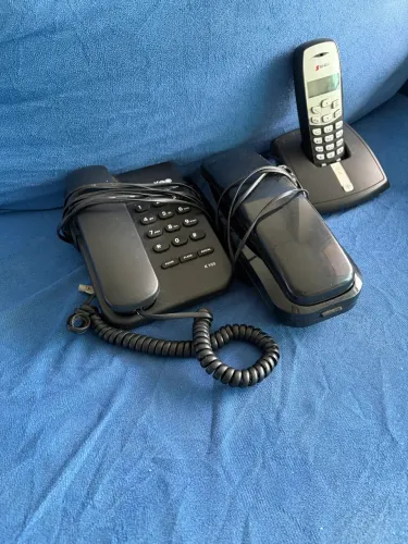 Telefone antigos funcionando.