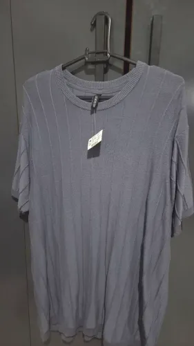 Camiseta islim nova na etiqueta