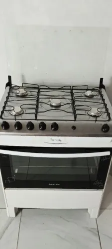 Fogão atlas funciona às 5 bocas e o forno, faço entrega 