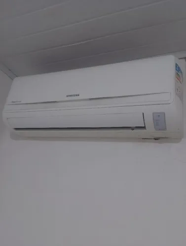 Vendo um ar condicionado.12ptwu