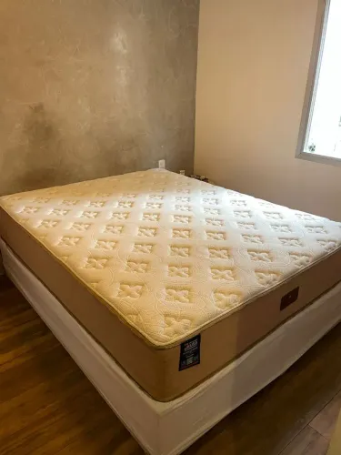 Cama - Simmons Queen 