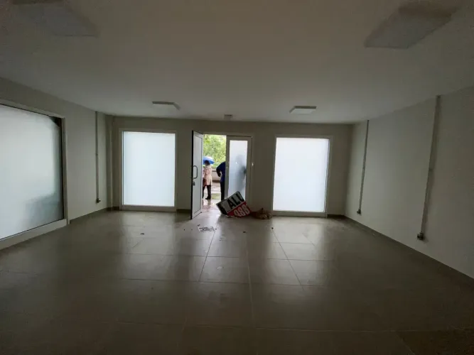 EXCELENTE LOJA PARA LOCAÇÃO, LOCALIZAÇÃO PRIVILEGIADA NA BARRA DA TIJUCA, DOWNTOWN