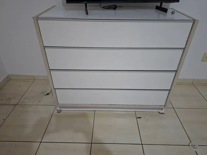 Vendo cômoda