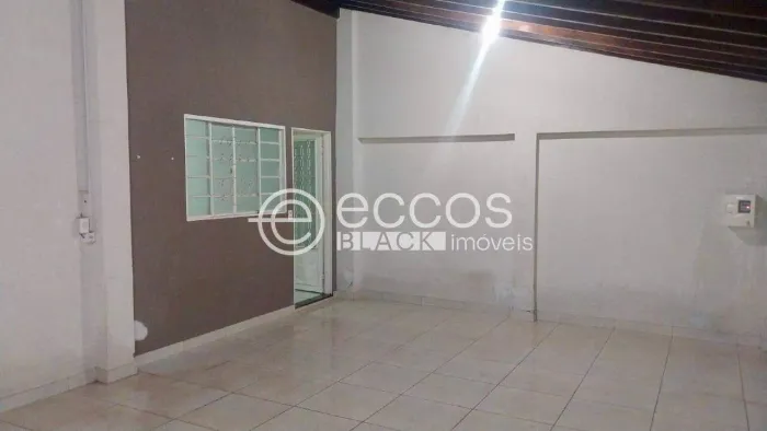 Casa à venda, 2 quartos, 1 suíte, 2 vagas, Conjunto José Vallim de Melo - UBERABA/MG
