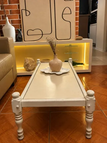 Mesa de centro- mármore e madeira de lei