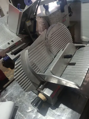Cortador de frios de alumínio revisado comercial