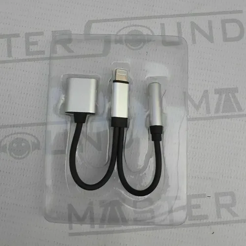 Cabo adaptador lightning. Com saída p2+ recarga+Microfone.  Novo.
