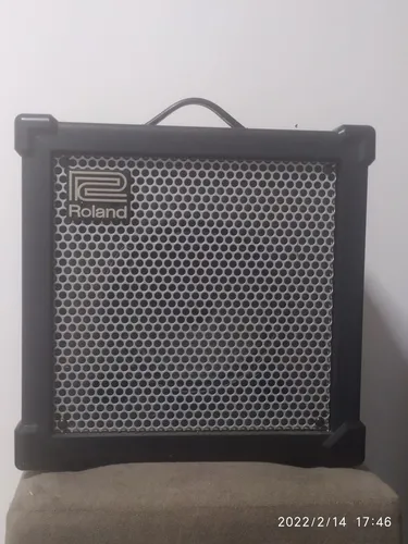 Amplificador Guitarra Roland Cube 20XL