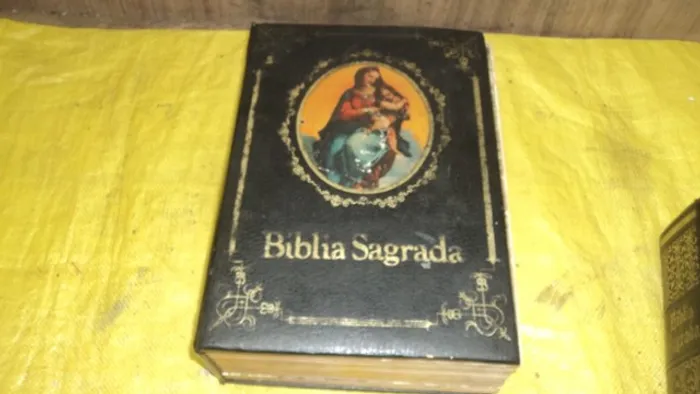 biblia sagrada antiga anos e1974 //raridade ;arte sacra
