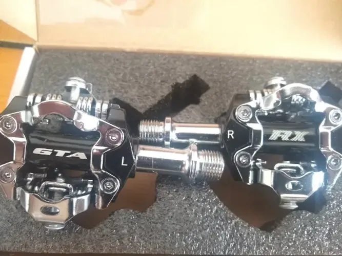 Pedal Clip De Alumínio Rolamentos Selados Com Tacos/Produto Novo