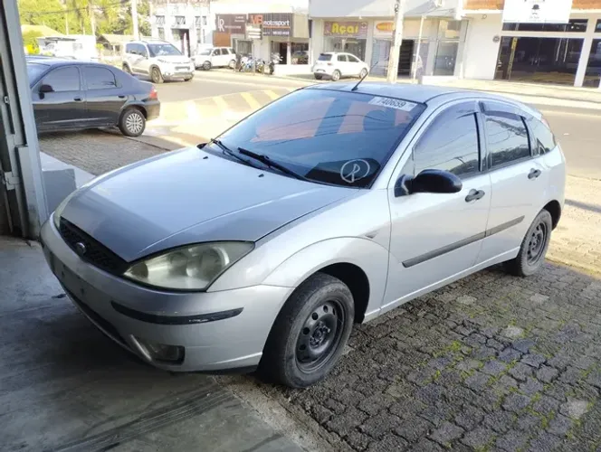 Sucata Focus 1.6 gasolina 2004.