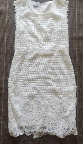 Vestido creme de renda M Bertaísartório 