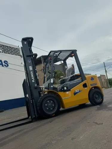 EMPILHADEIRA PLASNOX DIESEL 3.0T TORRE DUPLEX