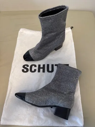 Bota estilo meia de Glitter Prateada Schutz