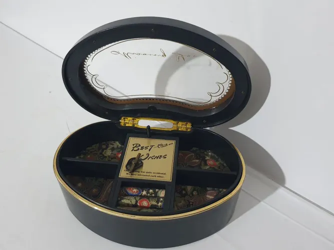 Caixinha de música porta joia vintage importada