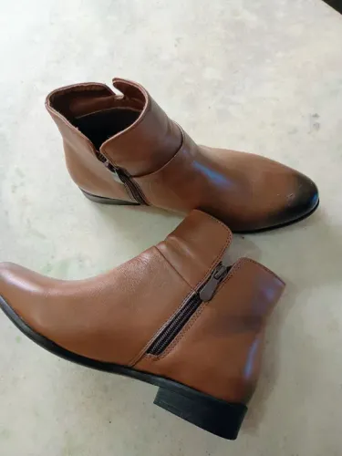Bota de Couro Marrom