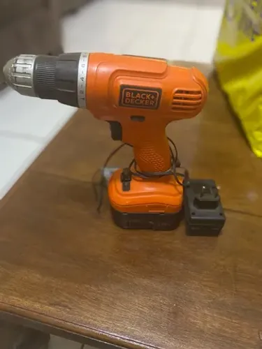 Furadeira e parafusadeira Black + Decker