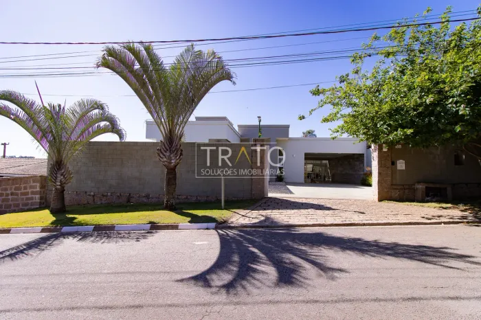 Casa à venda no Recanto das Canjaranas em Vinhedo com 1.000m2