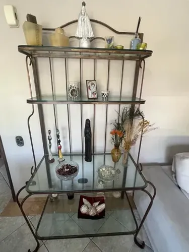 Estante elegante de ferro e vidro
