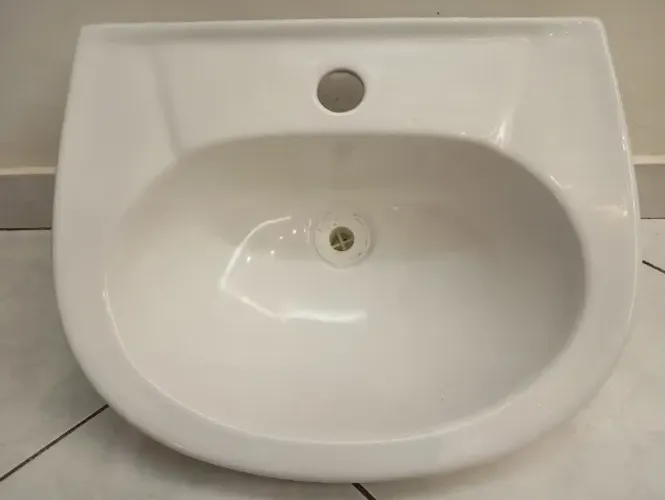 Lavatório Médio Branco 37cm x 46cm sem Coluna Hervy