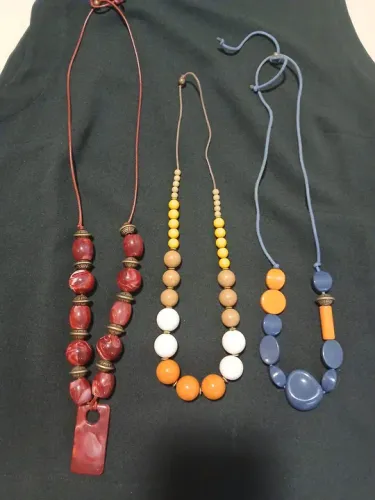 Colar ( R$ 50,00) cada