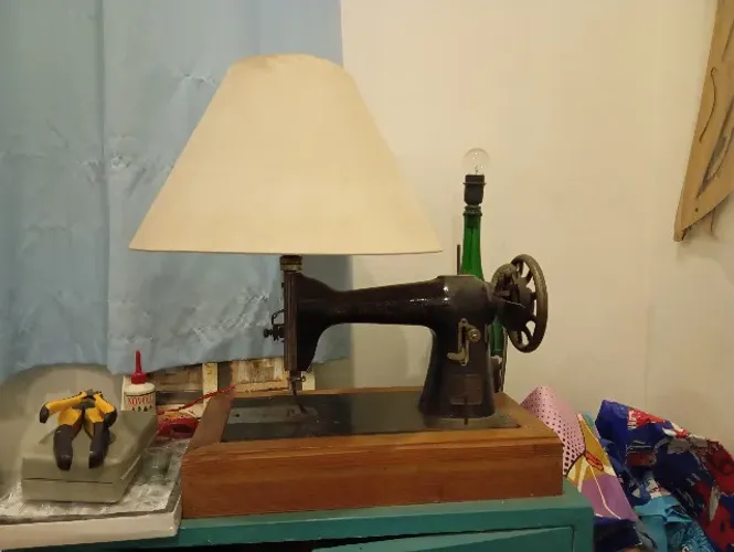 Abajur Máquina de Costura Vintage! Funciona! Apenas Retirada!