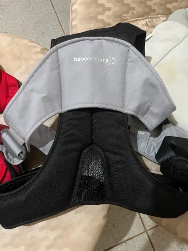 Bebe canguru marca bebeconfort pouquíssimas vezes usado
