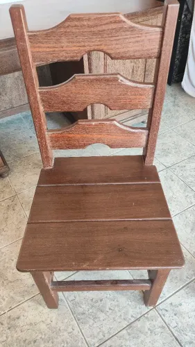 Cadeira de madeira sucupira maciça 
