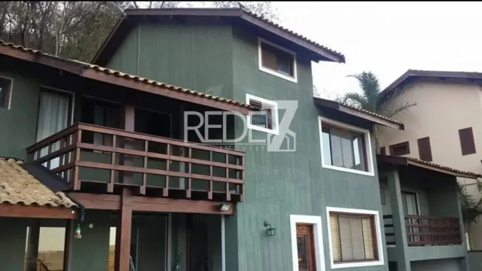 Venda de Casa em Condomínio de Luxo em Campinas-SP, 3 Quartos, 2 Suítes, 4 Banheiros, 3 Va