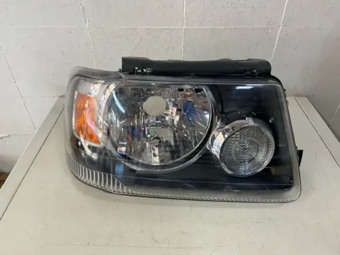 Farol Ranger 2004 a 2009 (lados)