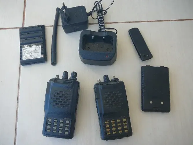 2 Rádios HT Vertex VX-150 (com defeito - leia)