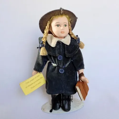 Linda Boneca Vintage Mademoiselle De Paris Em Porcelana Anos 70/80, Estudante