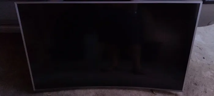 TV SAMSUNG 49 POLEGADAS TELA CURVA TELA TRINCADA