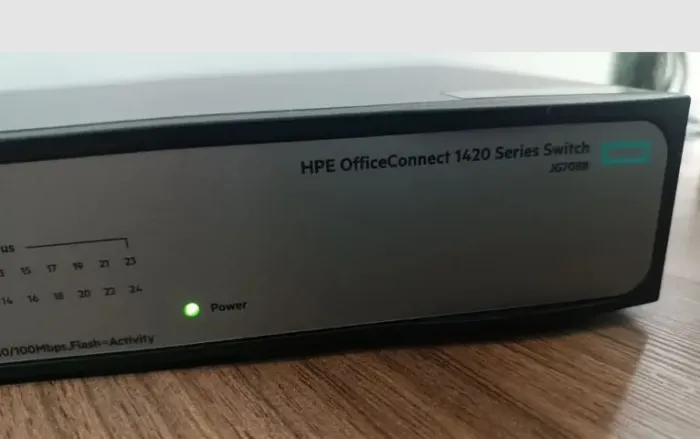 HPE JG708B 1420-24G Switch 24 Portas Não Gerenciável