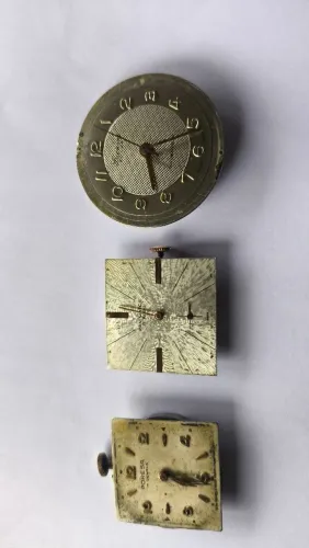 3 relogios para retirada de peças 