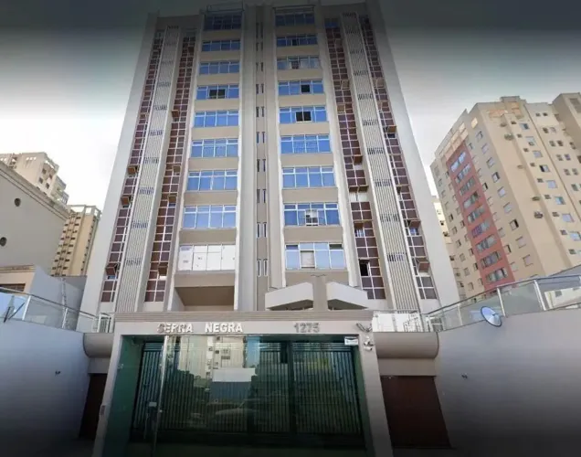 Duplex à venda em Londrina, Centro, com 4 quartos, com 279 m², Edifício Serra Negra por R$