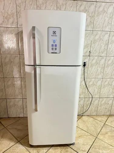 Electrolux frost free semi nova 450 litros 