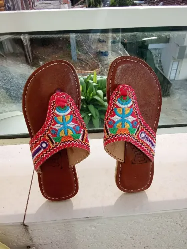 Chinelo de Marrocos, Couro Bordado