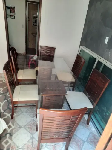 Mesa de Jantar em Madeira Maciça