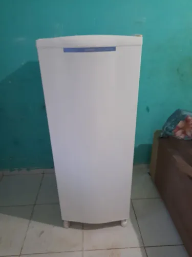 Vende-se geladeira Consul 