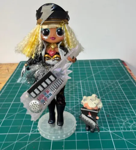 Boneca L.O.L. Surprise OMG Remix Rock FAME QUEEN