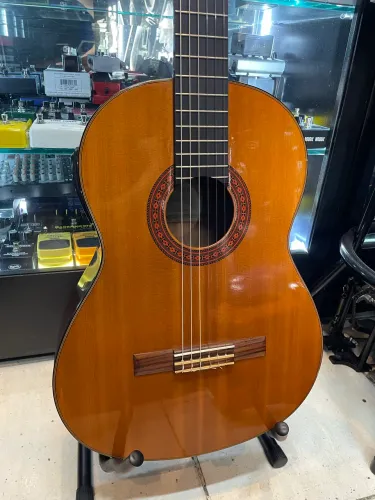 Violão Yamaha C70 nylon elétrico