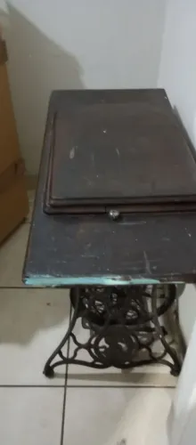 Máquina de Costura Antiga