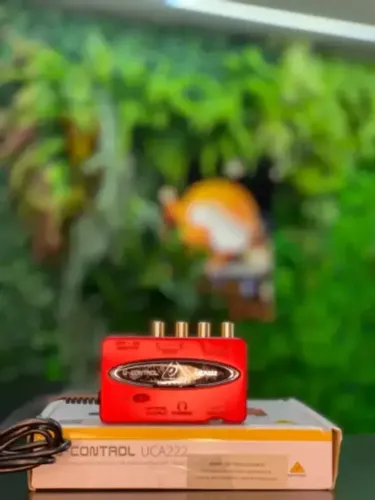 Interface de áudio Behringer U-Control UCA222 - Natal