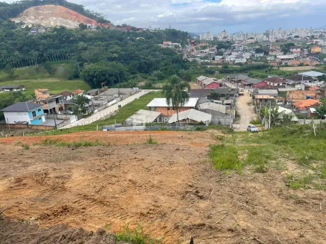Lote / Terreno em São Sebastiao - Palhoça